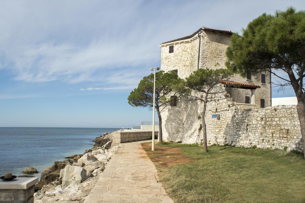 Apartment Old Town Umag Exterior photo